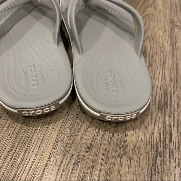 Crocs Grey Flip Flops Children’s J 2 Unisex water shoes sandals Summer - Picture 4 of 8